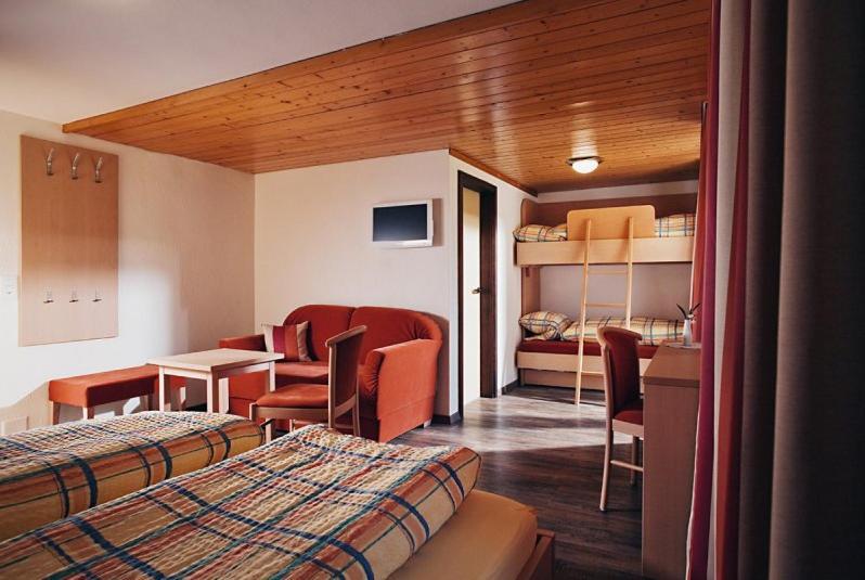 Hotel Des Alpes Кандерштег Номер фото