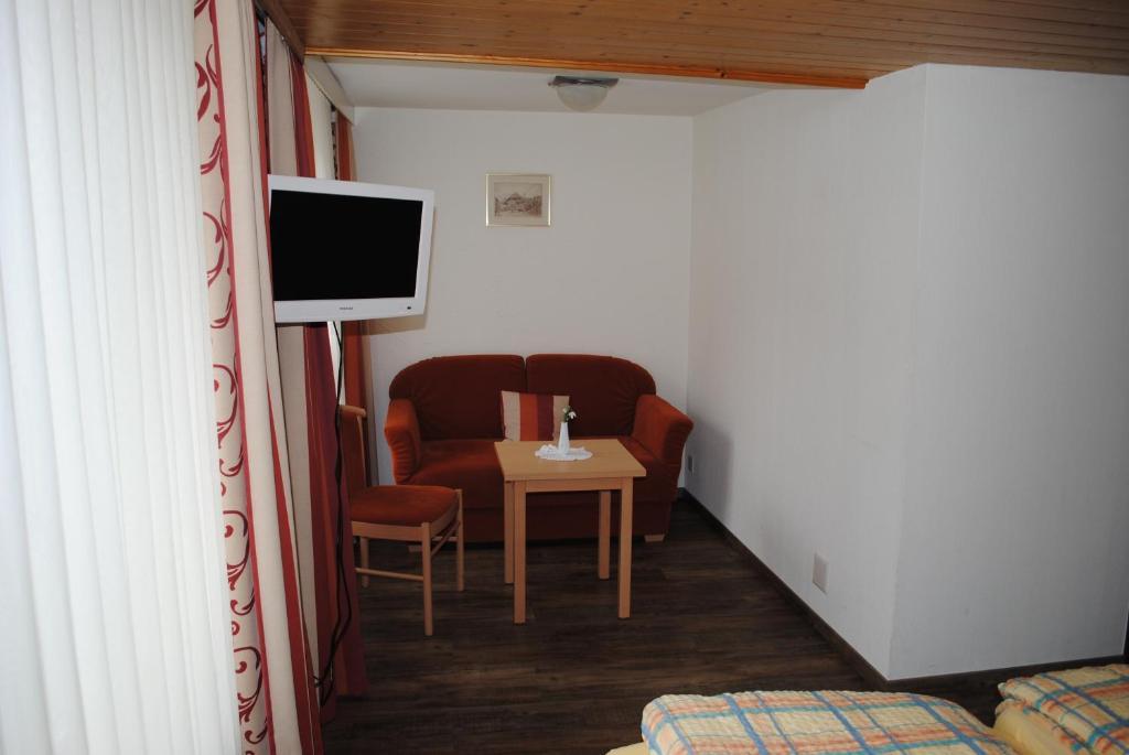 Hotel Des Alpes Кандерштег Номер фото